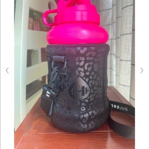 Black leopard Hydro Jug Sleeve
